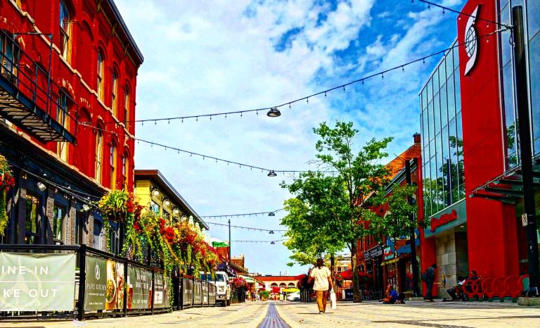 Photo of a City of Ottawa street. / Photo d'une rue de la ville d'Ottawa.