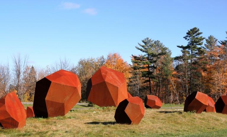 Daytime image of the installed sculpture.