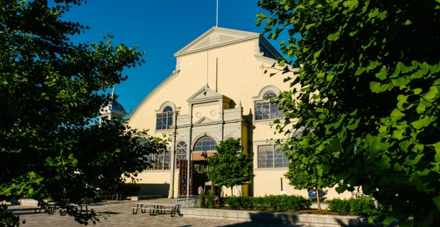 The East end of the Aberdeen Pavilion lit with the morning sun.