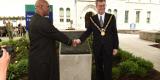 Mayor Jim Watson shaking hands with High Commissioner at Dedication Ceremony