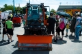 Machinery and people at the expo/Machines et personnes à l'exposition