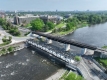 La passerelle du sentier polyvalent de la rivière Rideau reliant l’Université Carleton et le parc Vincent Massey.