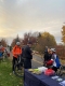 Safer Roads Ottawa staff talking to cyclists/Le personnel du Programme d’amélioration de la sécurité des routes à Ottawa parle aux cyclistes