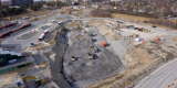 L’excavation du site de la station Lincoln Fields est terminée et prête pour la construction, avril 2021.